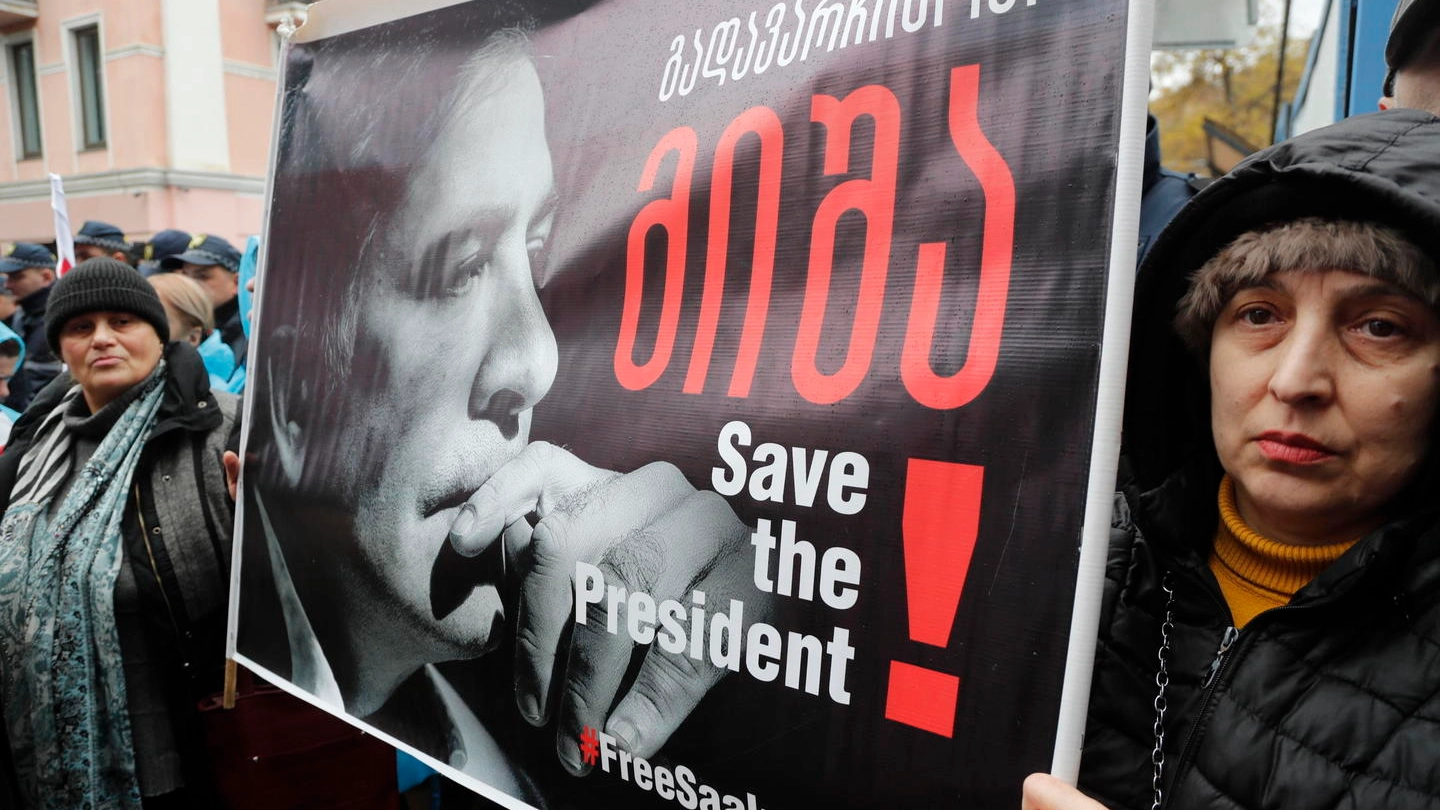 Manifestazione a Tblisi per Mikheil Saakashvili  (Ansa)