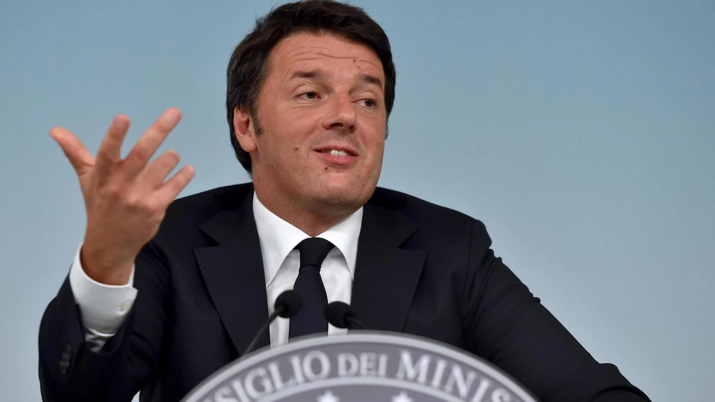 Matteo Renzi, durante la conferenza stampa a Palazzo Chigi (Ansa)