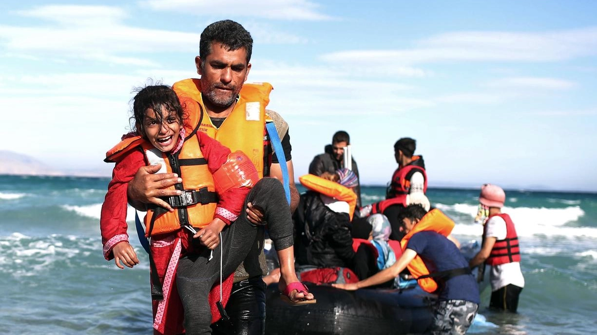 Migranti in salvo sulle coste della Turchia (Ansa)