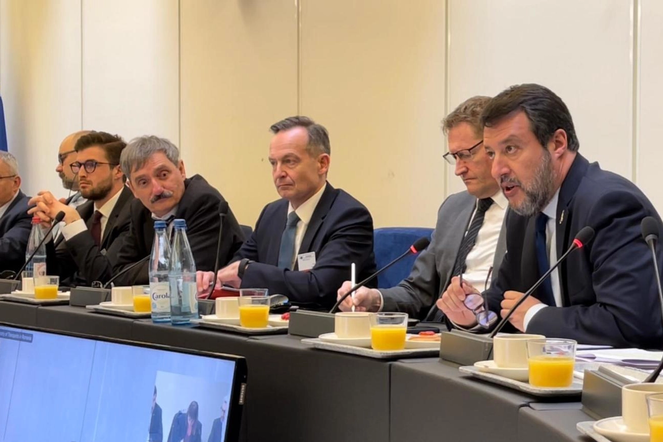 La riunione dei ministri europei contrari allo stop ai motori termici dal 2035