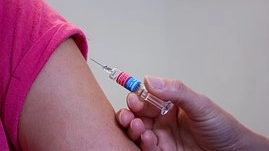 Vaccini, foto generica (Dire)