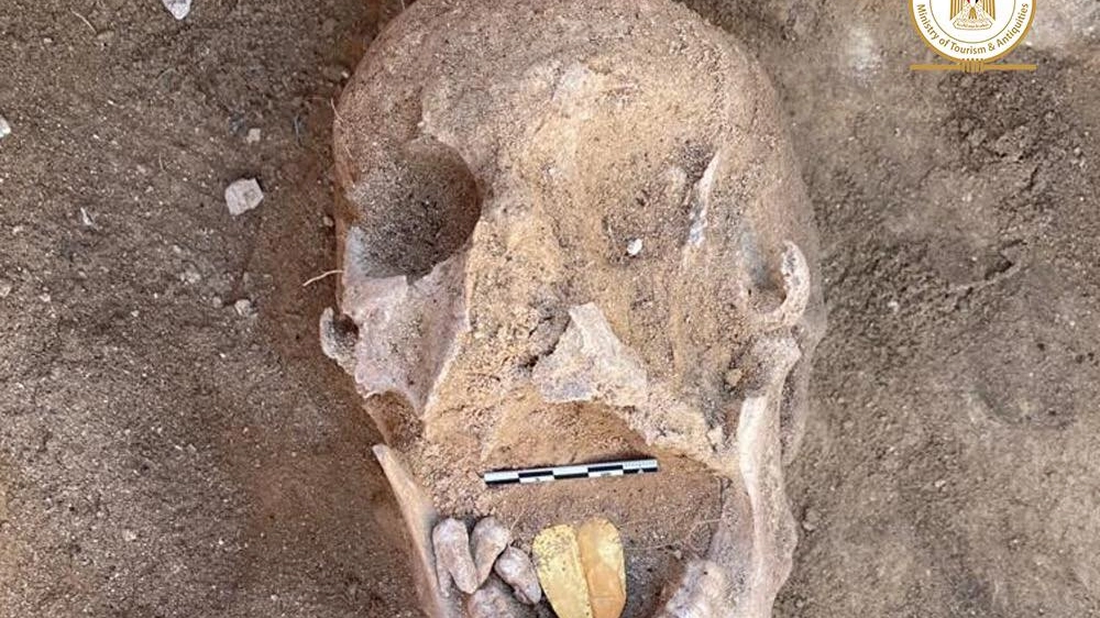 La scoperta della mummia con la lingua d'oro