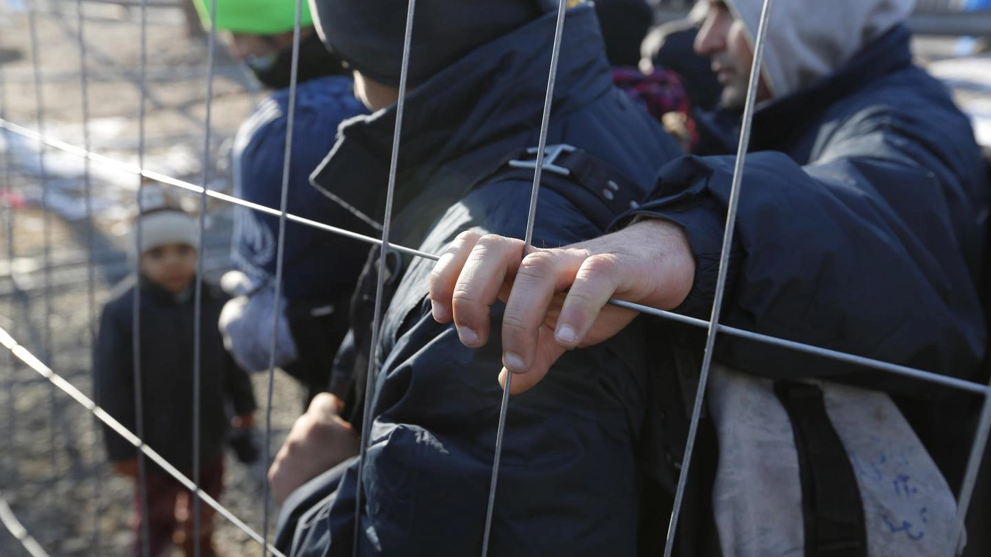 Il problema dei migranti ilnfiamma il dibattito in Europa (Ansa)