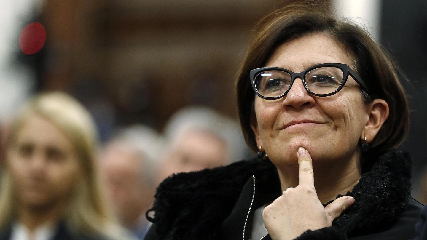Il ministro della Difesa Elisabetta Trenta è al centro di uno scontro con Salvini (Ansa)