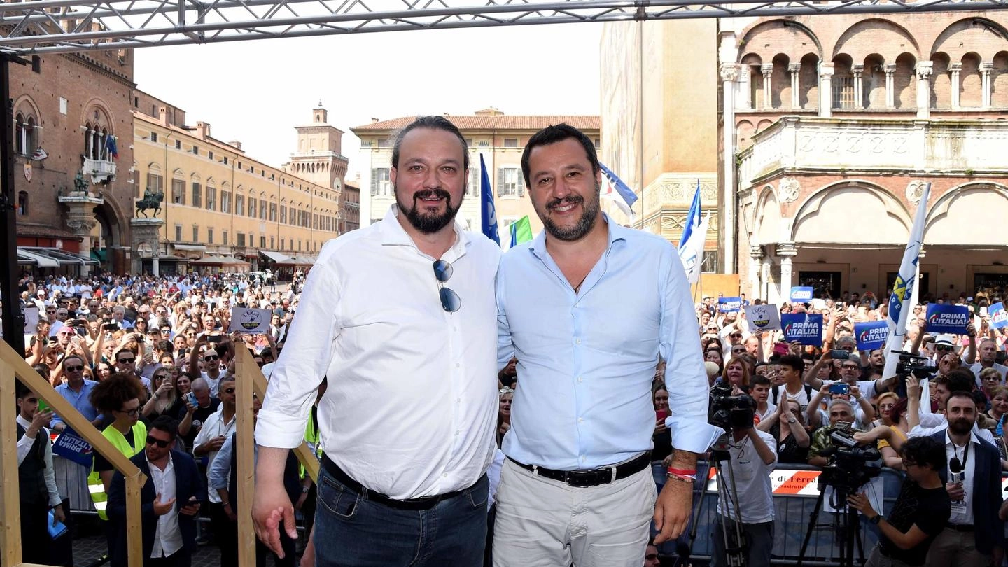 Ferrara, Alan Fabbri con Matteo Salvini (Ansa)