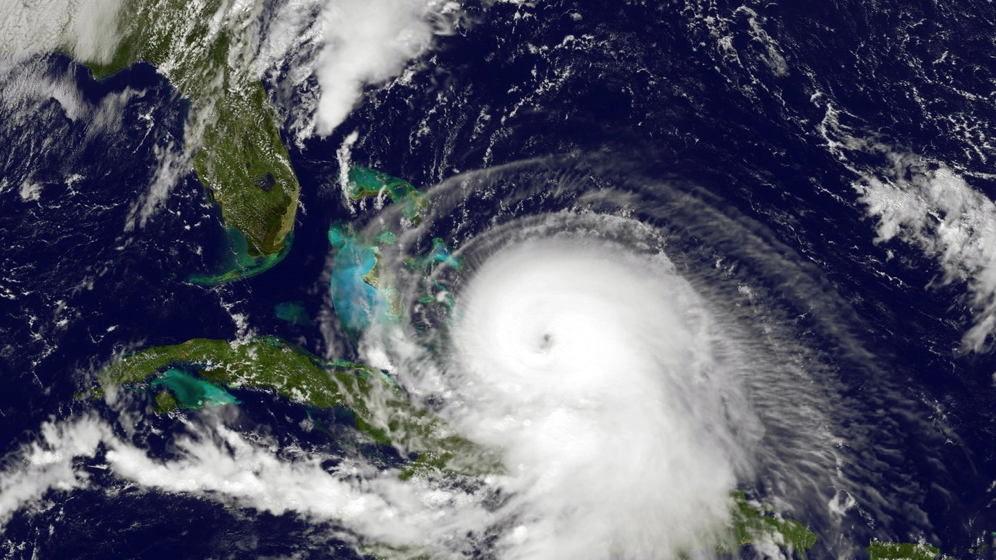 L'uragano Joaquin in un'immagine dal satellite (Afp)