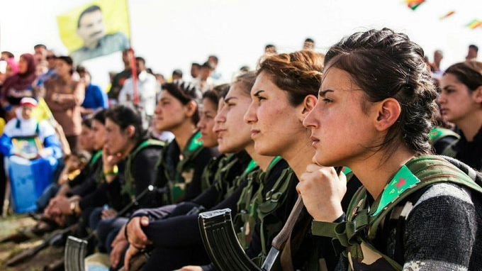 Donne delle milizie curde (Dire)