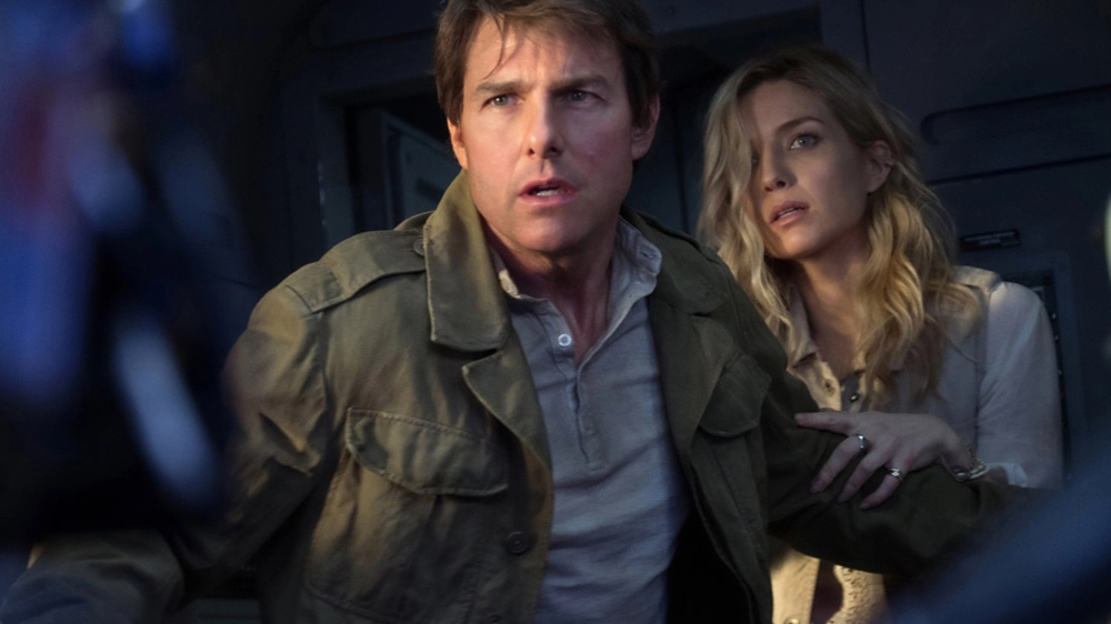 Tom Cruise e Annabelle Wallis in una scena del film – Foto: Universal Pictures