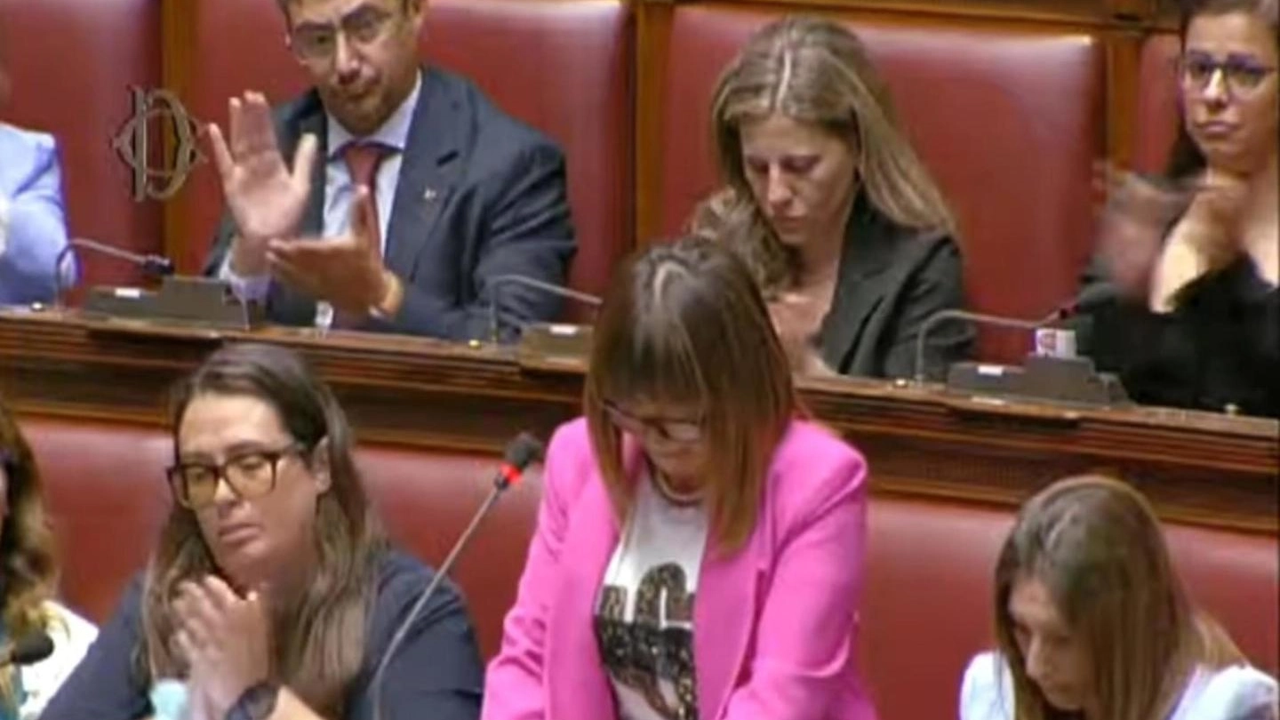 La deputata del M5s, Daniela Morfino, si commuove alla Camera