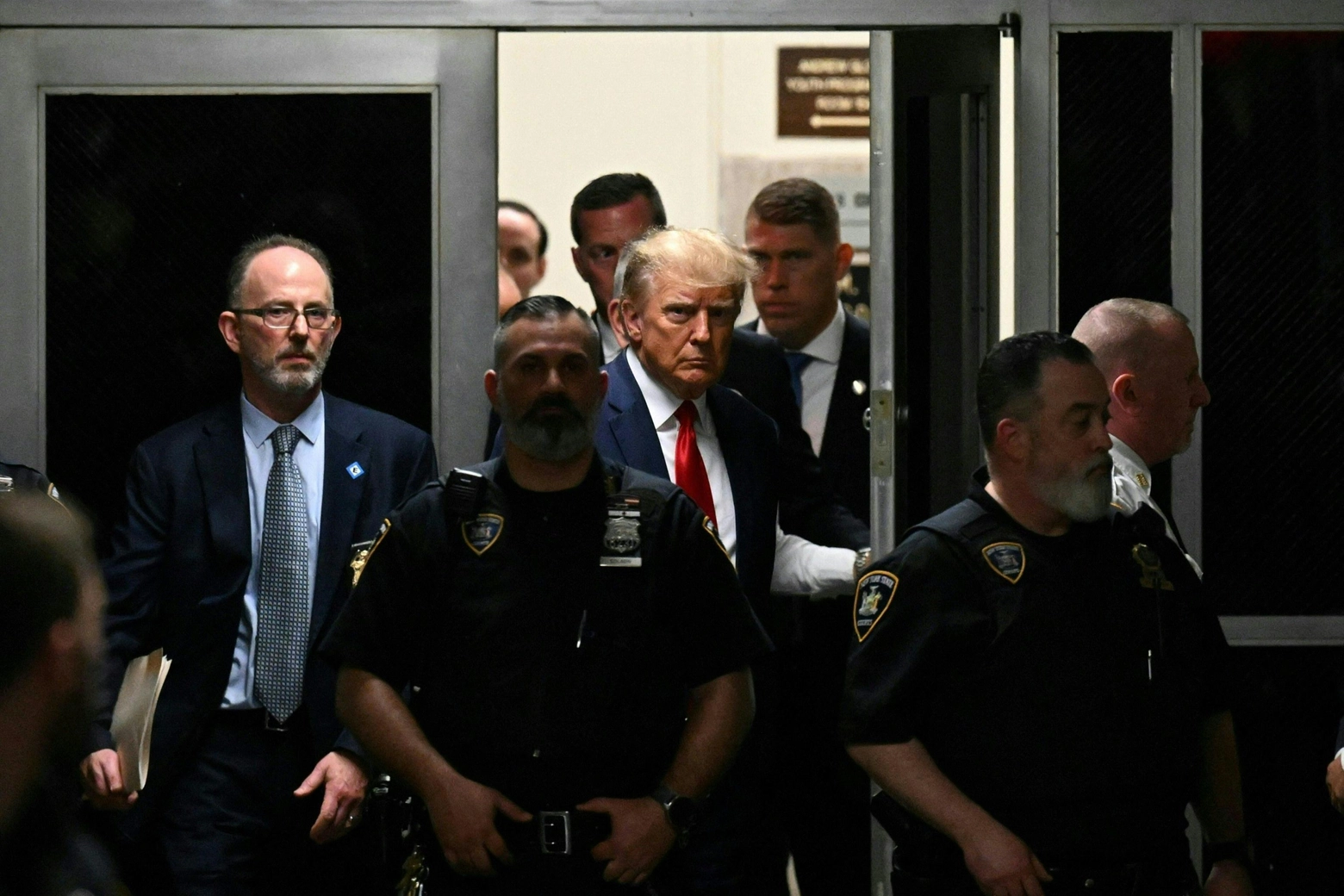 Trump entra nella Criminal Courthouse di New York (Afp/Ansa)