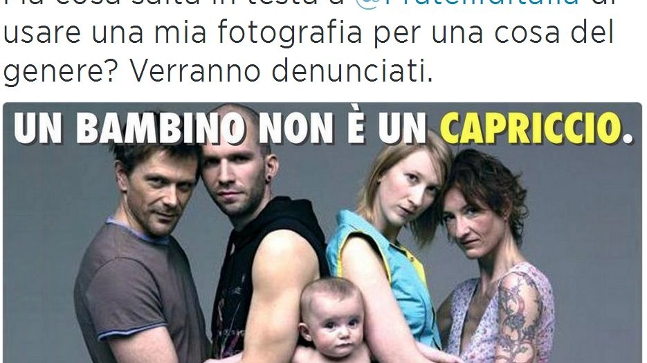 Il manifesto di Toscani usato per una campagna di fdi-An contro le adozioni gay