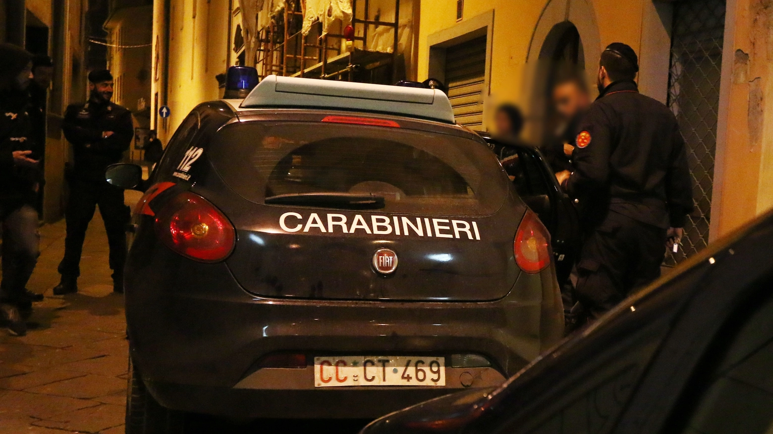  Retata dei Carabinieri in via De Neri con fermo di tre ragazzi (Germogli)