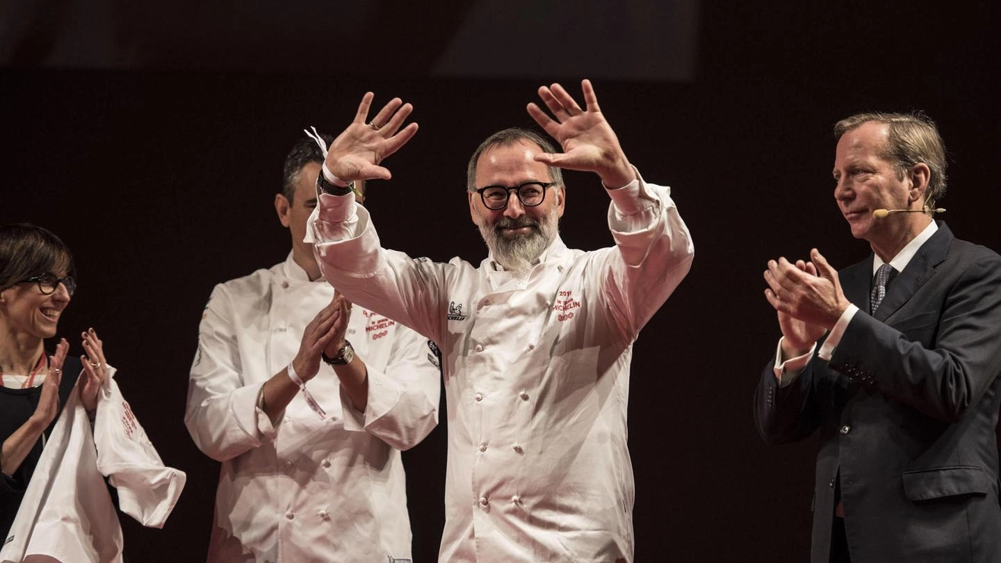 Lo chef Norbert Niederkofler insignito delle 3 stelle Michelin (Ansa)