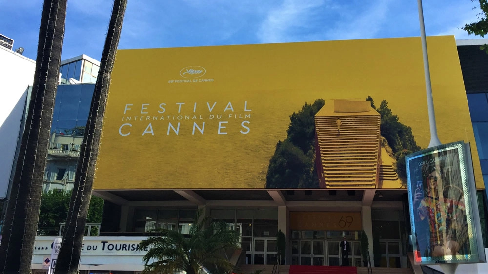 Il manifesto ufficiale di una vecchia edizione del Festival di Cannes