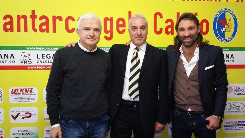 Il tecnico Agatino Cuttone insieme ai dirigenti Paolo Bravo e Oberdan Melini