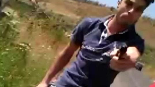 Nel fermo immagine tratto dal video l'aggressione ai tre minorenni egiziani (Ansa)