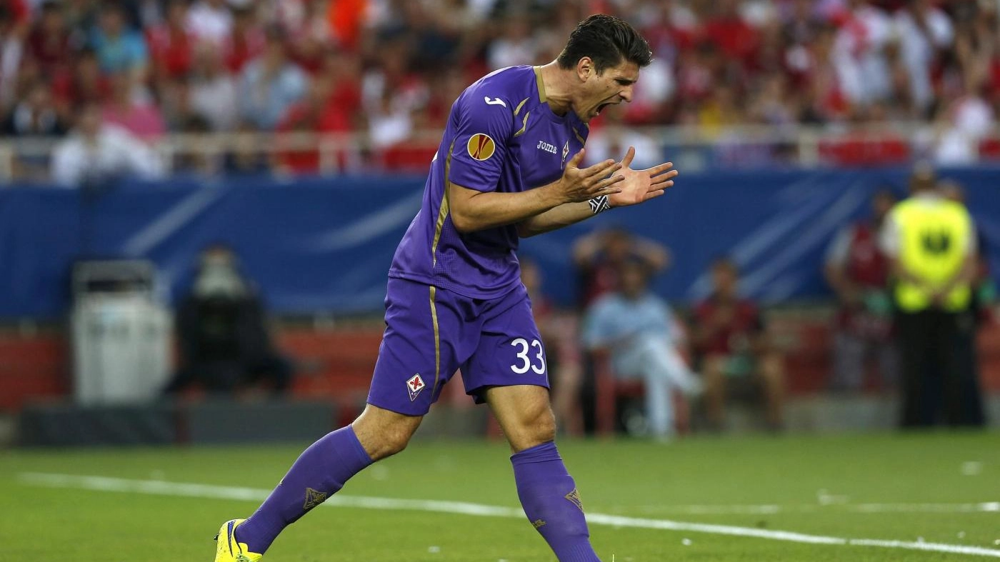 Mario Gomez in Europa League con la maglia della Fiorentina