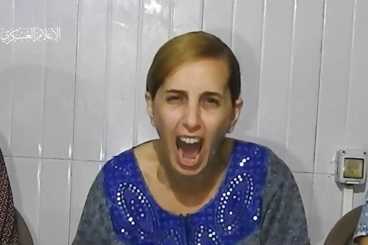 Il grido di una delle donne ostaggio contro Netanyahu (Ansa)