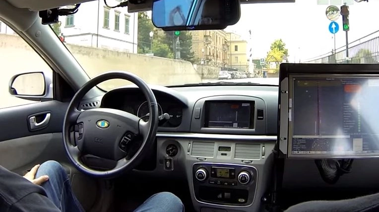 Ok a test su guida autonoma (video VisLab)