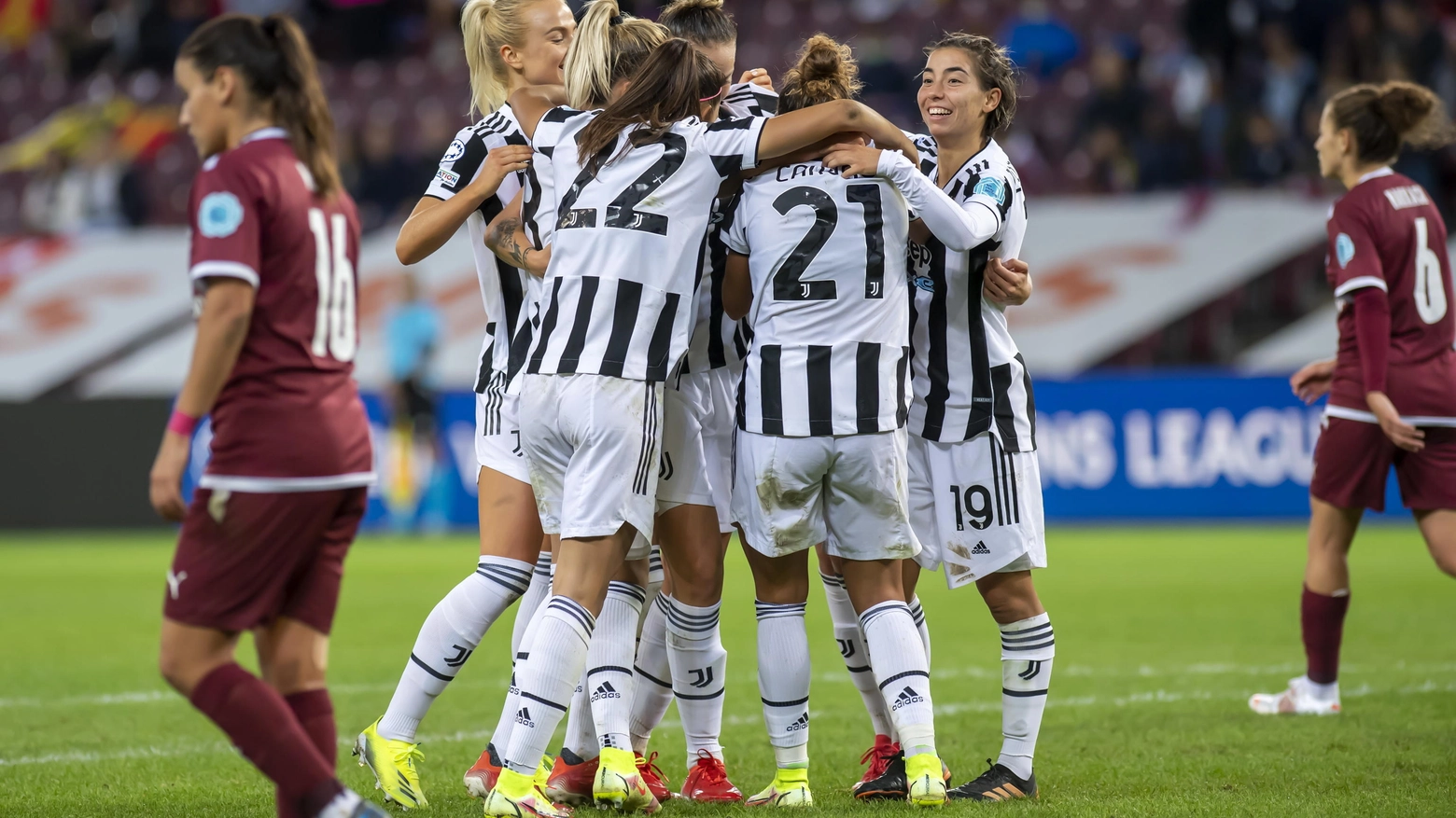 L'esultanza delle ragazze della Juventus