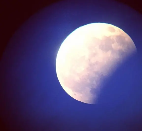 Eclissi lunare 16 luglio 2019, l'orario esatto e come vederla