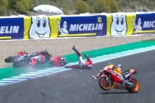 MotoGp JErez 2018, l'incidente tra Pedrosa, Dovizioso e Lorenzo (Ansa, Sky Sport)