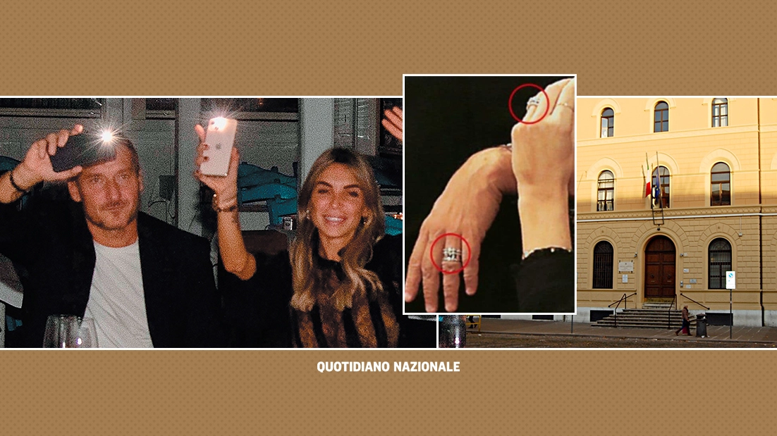Francesco Totti e Noemi Bocchi, con l'anello di fidanzamento a sorpresa 