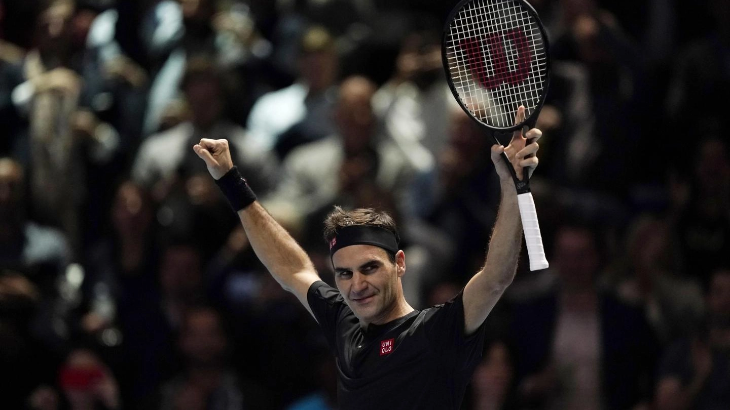 Federer esulta dopo la vittoria su Djokovic (Ansa)