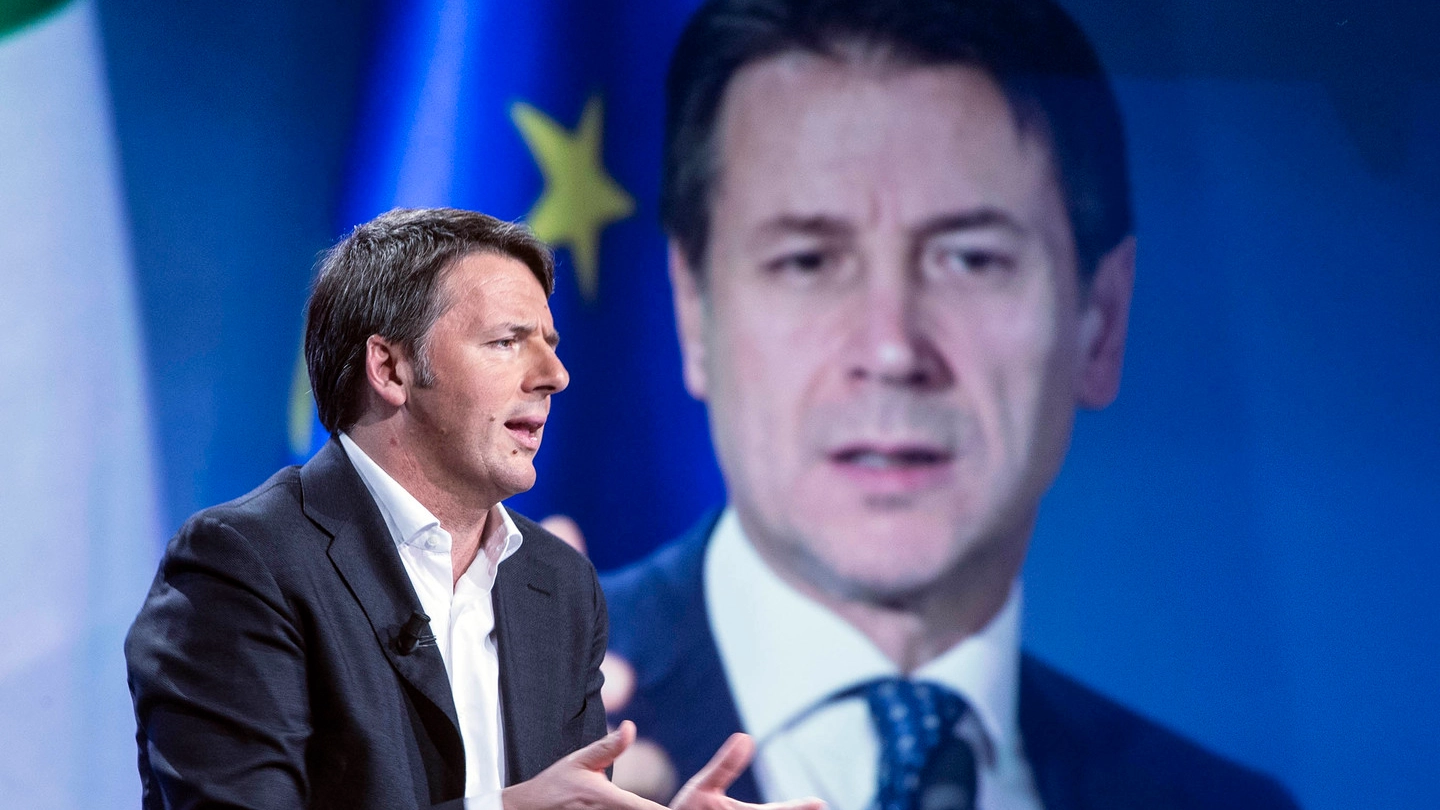 Matteo Renzi, sullo schermo Giuseppe Conte (Imagoeconomica)