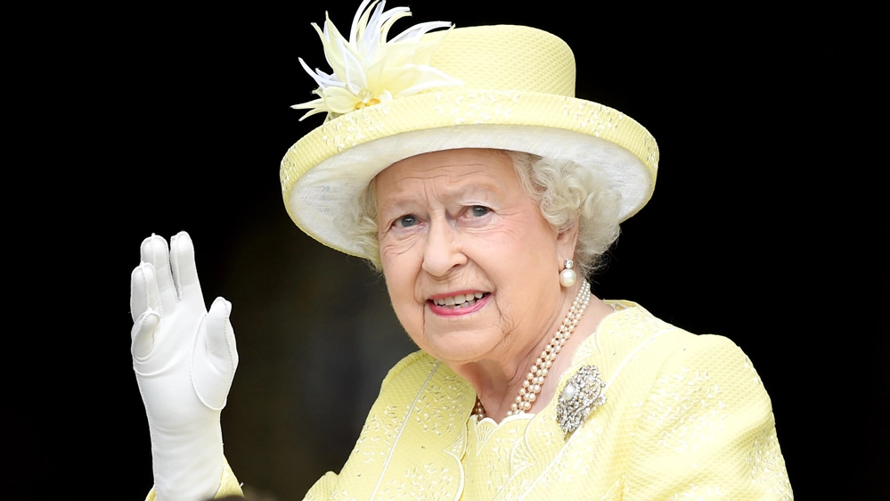 La regina Elisabetta II è un "marchio" internazionale -Foto: ANSA/EPA/FACUNDO ARRIZABALAGA