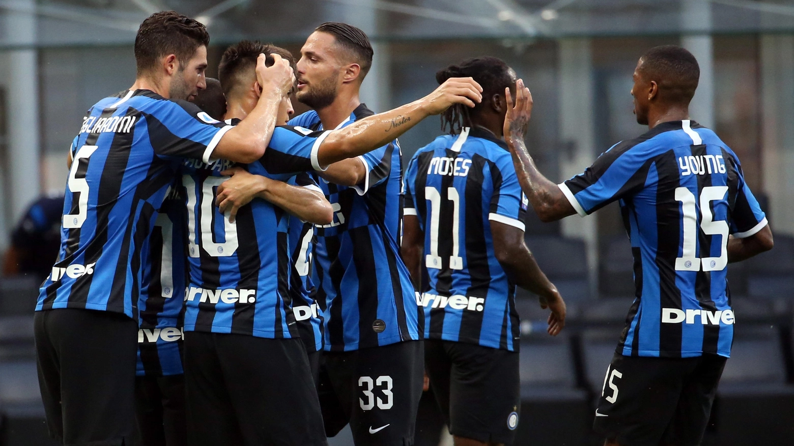 L'Inter festeggia un gol (Ansa)