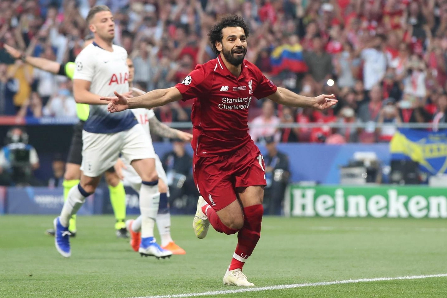Salah porta in vantaggio il Liverpool nella finale di Champions (Ansa)