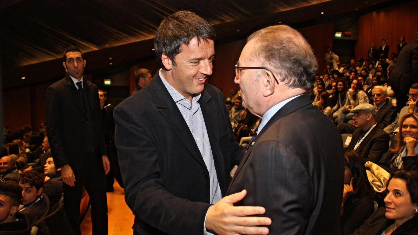 Matteo Renzi con Giorgio Squinzi (Ansa)