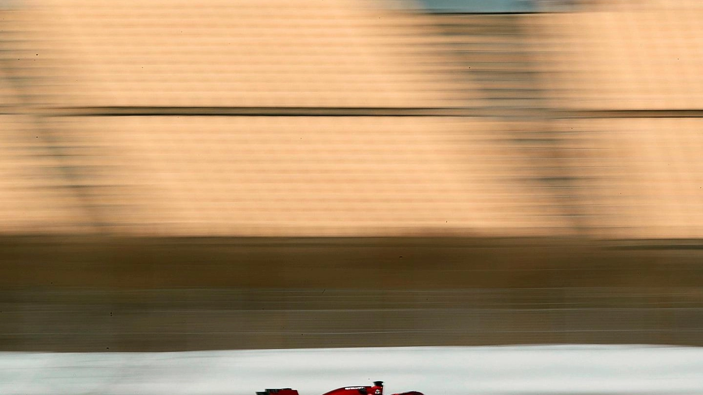 L'Alfa Romeo di Kimi Raikkonen in pista a Montmelò (Ansa)