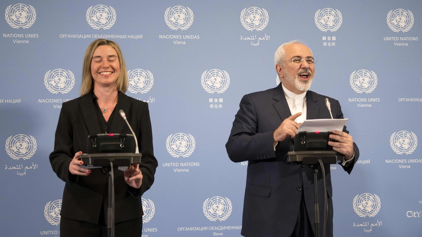 Federica Mogherini e il ministro degli esteri iraniano Mohammad Javad Zarif