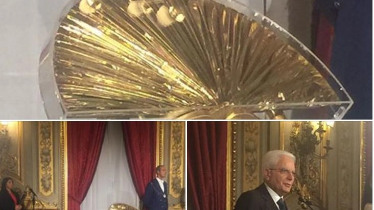 Il ventaglio "d'oro" consegnato al presidente Mattarella