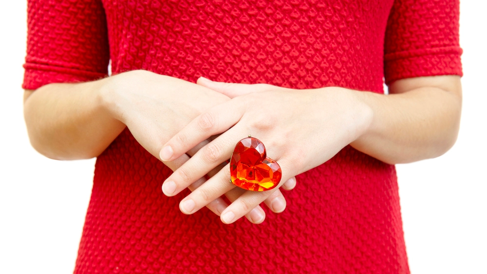 Chunky ring rosso a forma di cuore