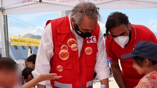 Francesco Rocca sottolinea l'importanza della Croce Rossa, che in Italia vanta 150mila volontari