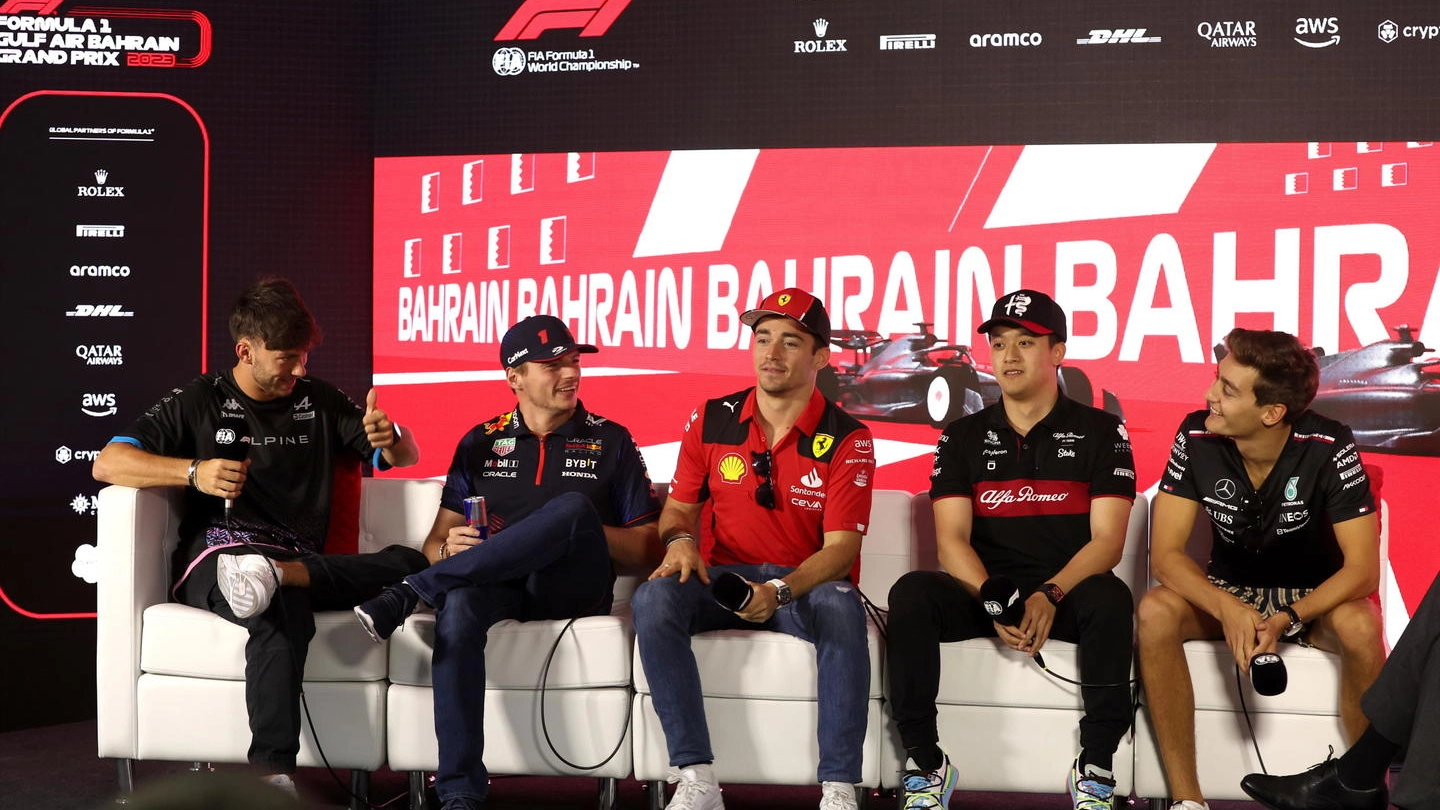 Da sinistra, Gasly, Verstappen, Leclerc, Zhou e Russell (Ansa)