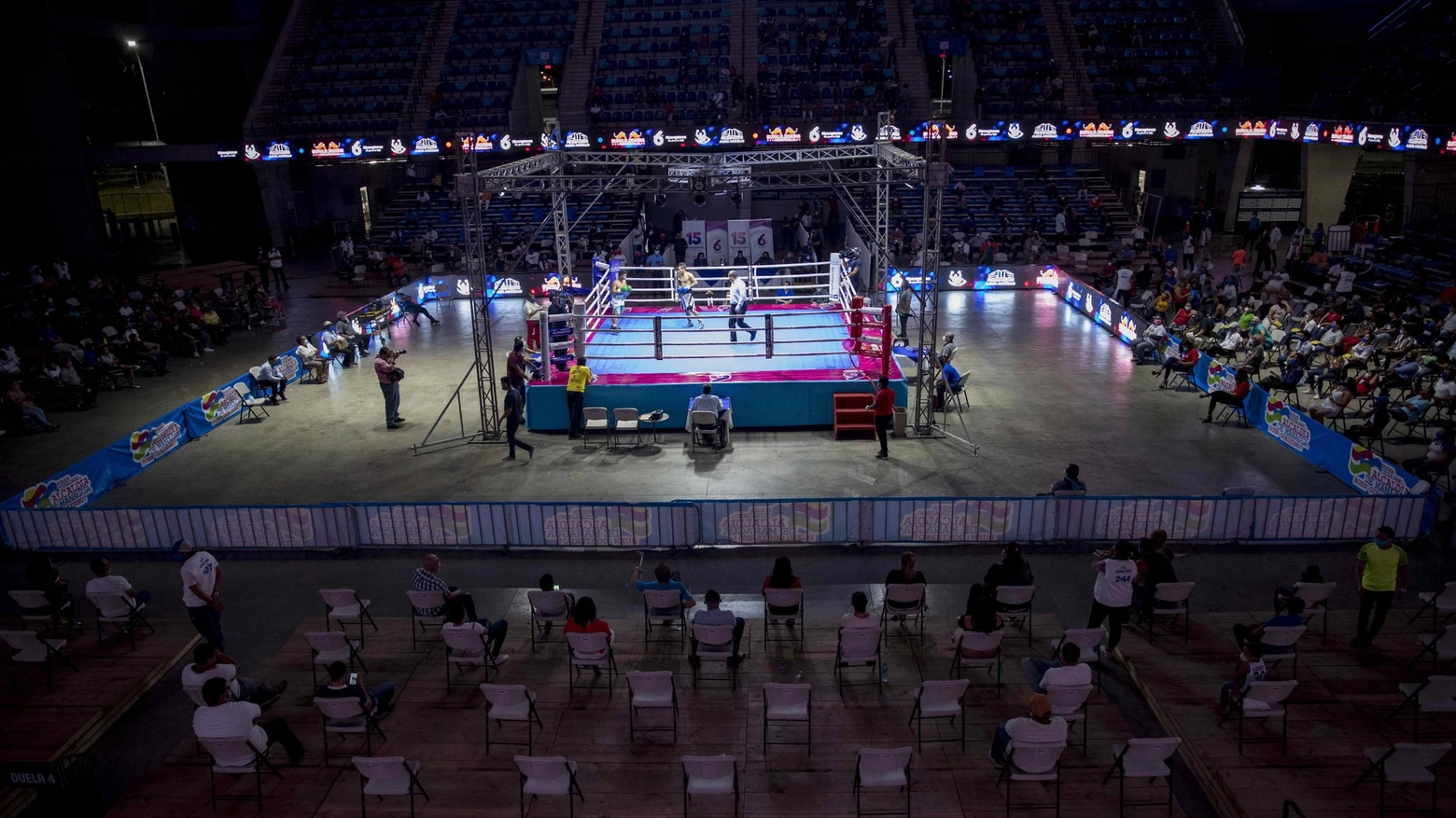 In Nicaragua incontri di boxe nonostante la pandemia (Ansa)