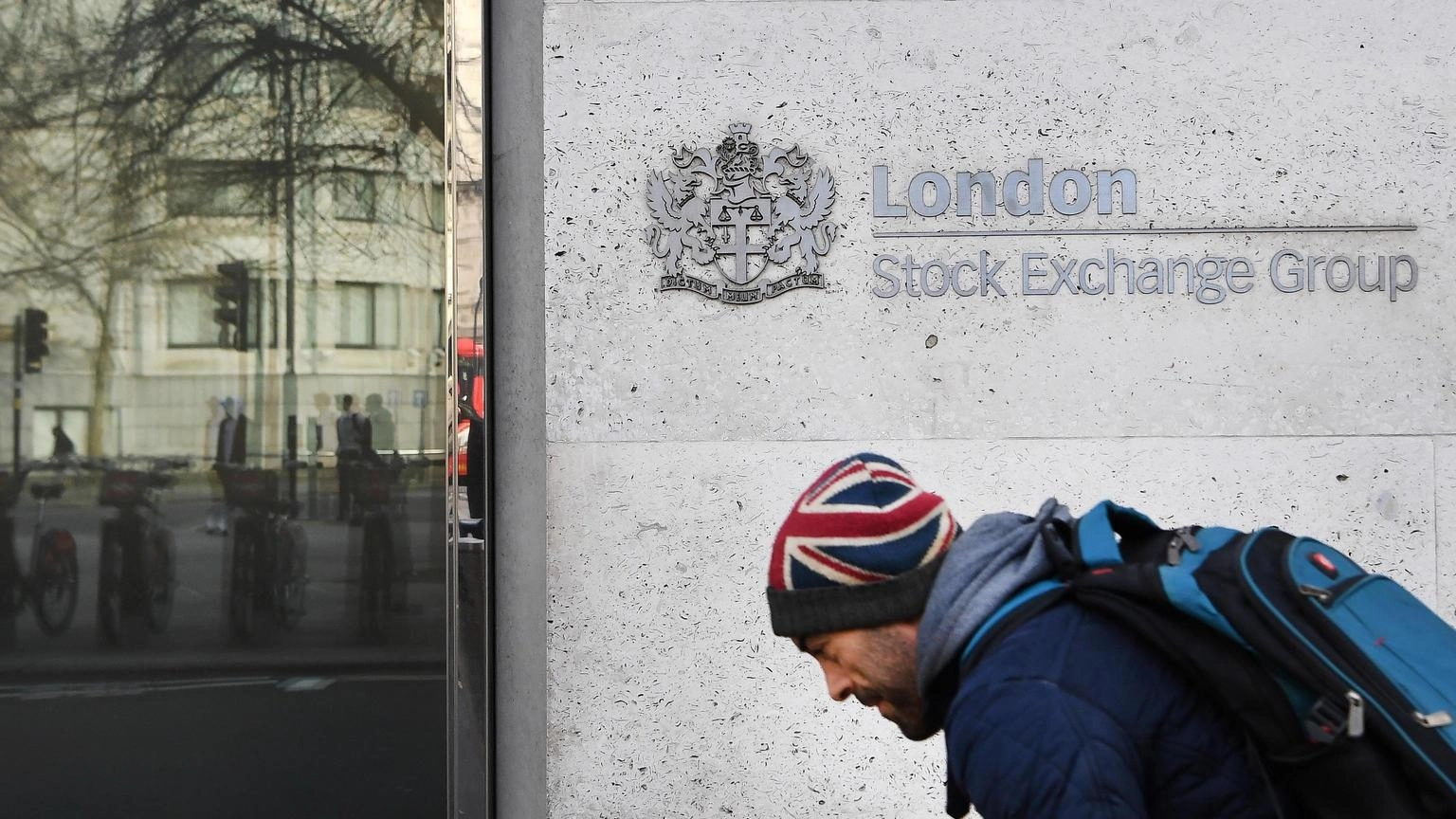 Borsa: l'Europa apre debole, Londra -0,54%