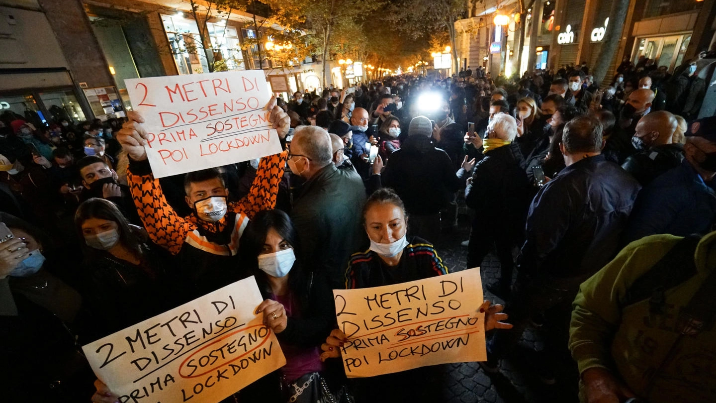 Nuova protesta a Napoli (Ansa)