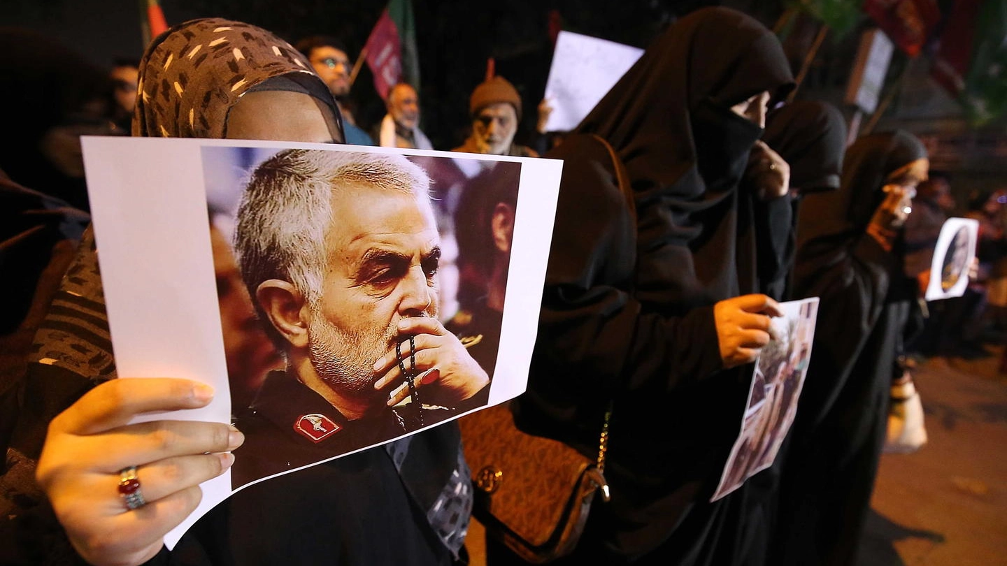 Iran, proteste contro l'uccisione del generale Soleimani (Ansa)