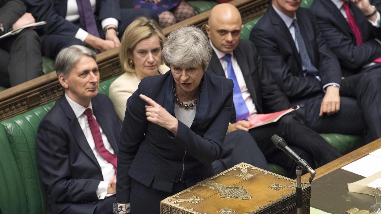 La premier Theresa May risponde ai parlamentari del Regno Unito (Ansa)