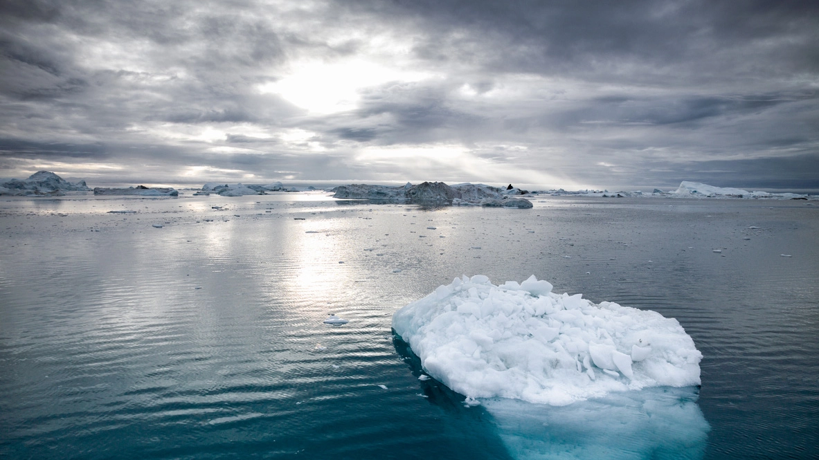 Il ghiaccio della Groenlandia scompare in mare 
