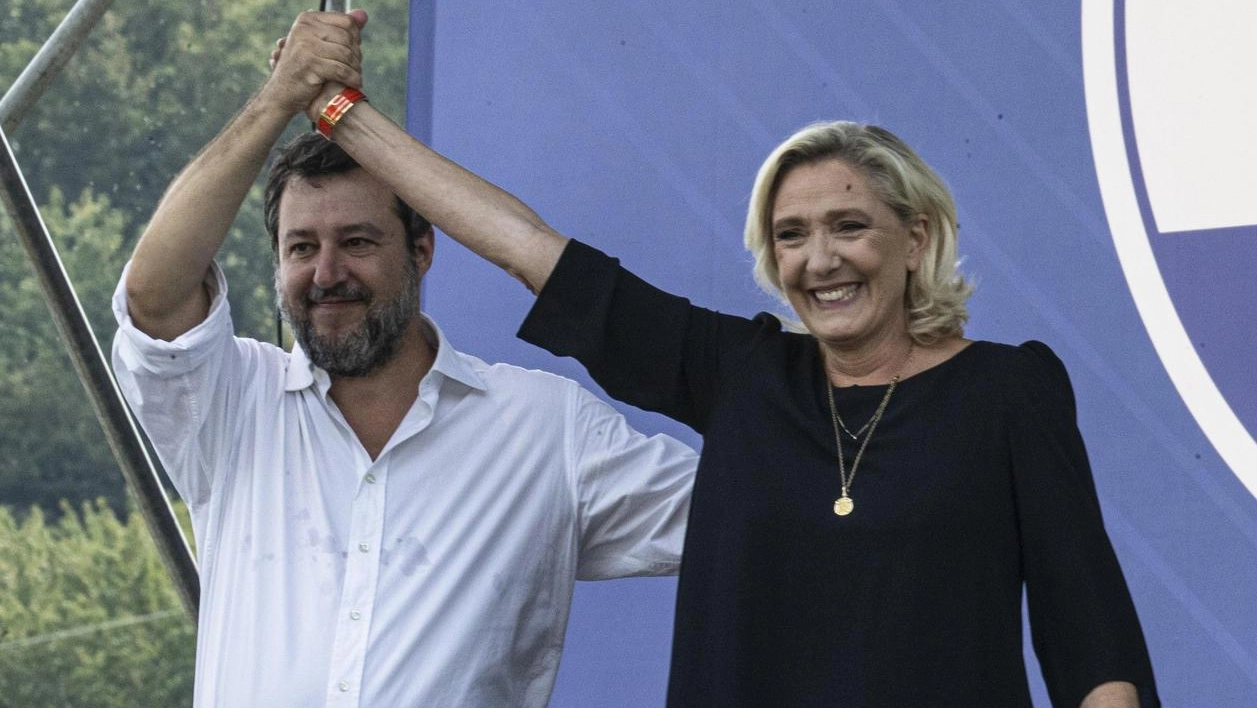 Matteo Salvini e Marine Le Pen a Pontida