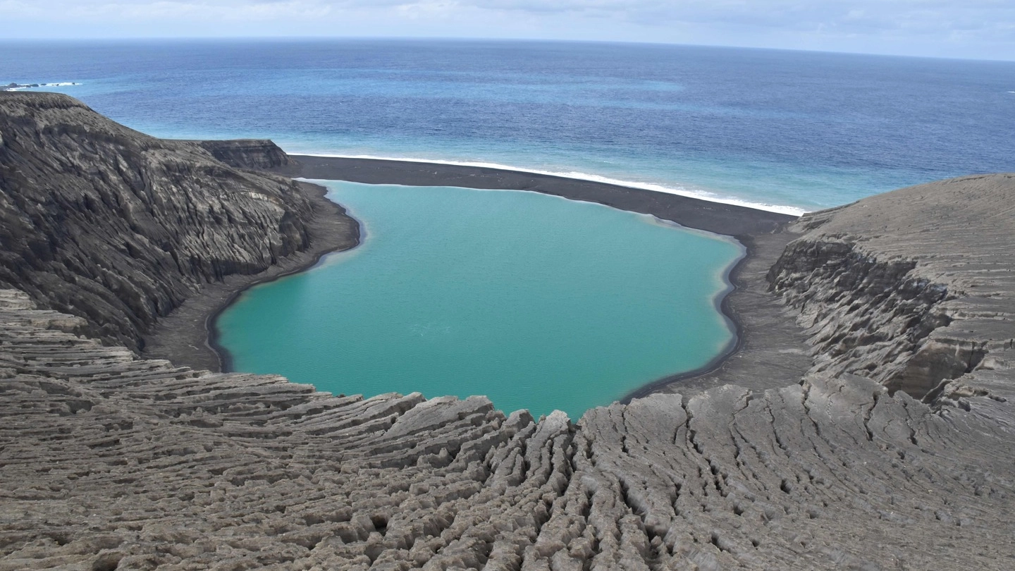 L'isola vulcanica Hunga Tonga-Hunga Ha'apai (Afp)
