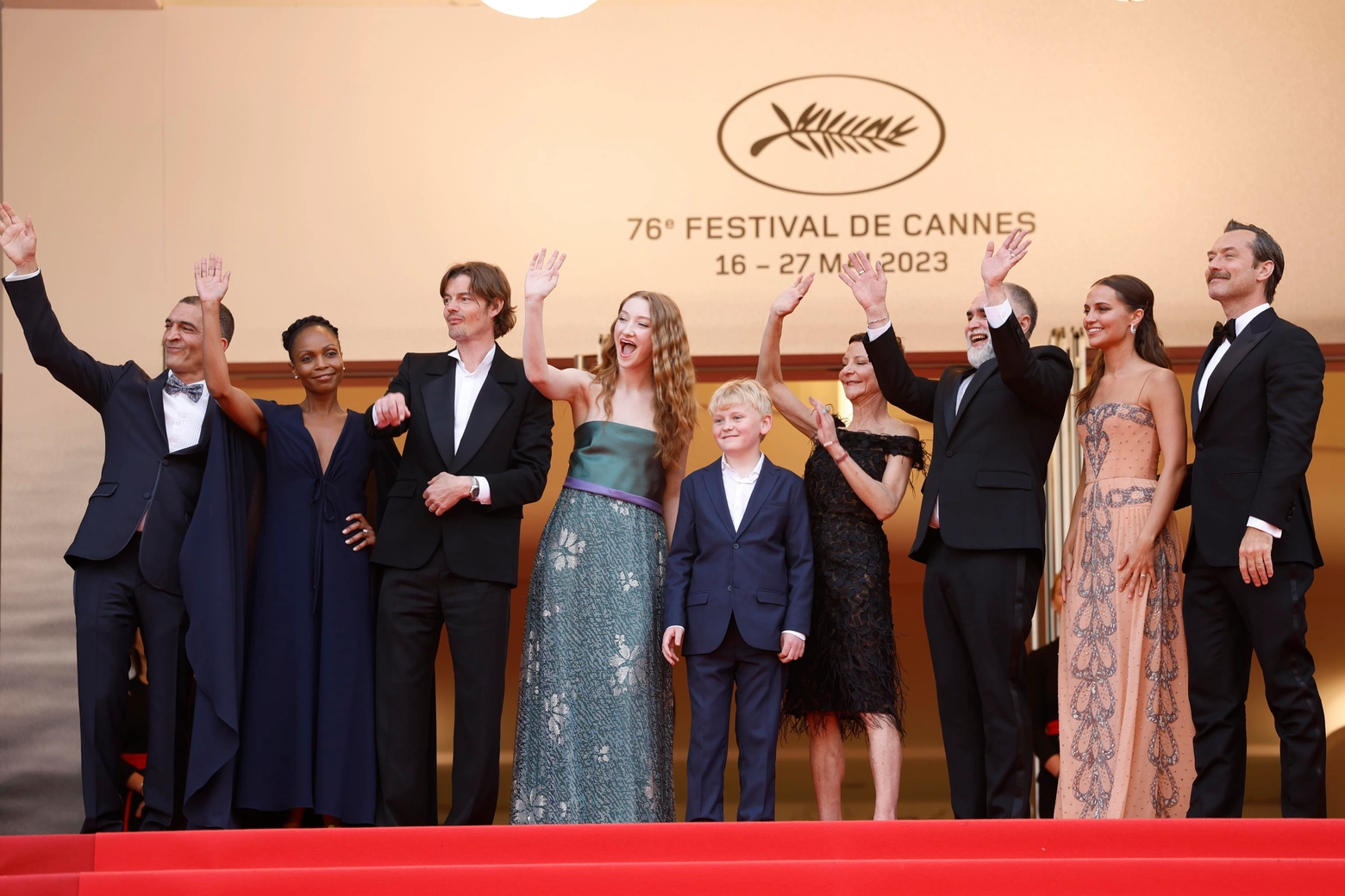 epa10644363 (L-R) Amr Waked, Mina Andala, Sam Riley, Junia Rees, a guest, producer Gabrielle Tana, director Karim Ainouz, Alicia Vikander, and Jude Law arrive for the screening of 'Le Jeu de la reine' (Firebrand) during the 76th annual Cannes Film Festival, in Cannes, France, 21 May 2023. The movie is presented in the Official Competition of the festival which runs from 16 to 27 May.  EPA/SEBASTIEN NOGIER