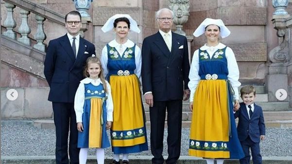 Carlo XVI Gustavo, la principessa ereditaria Vittoria e la sua famiglia (Instagram)
