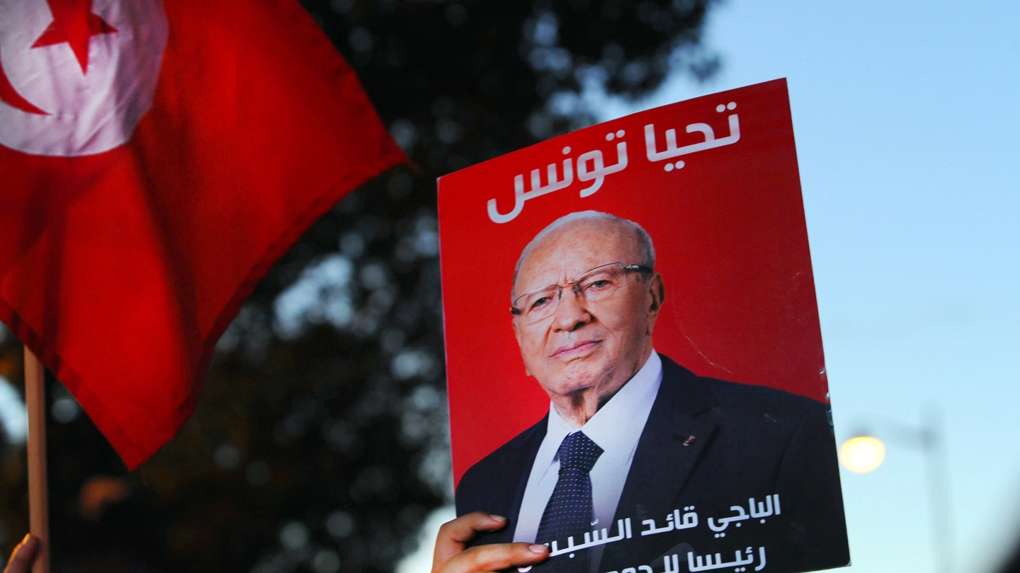 Supporter del candidato anti-islamista Beji Caid Essebsi (Ap/Lapresse)